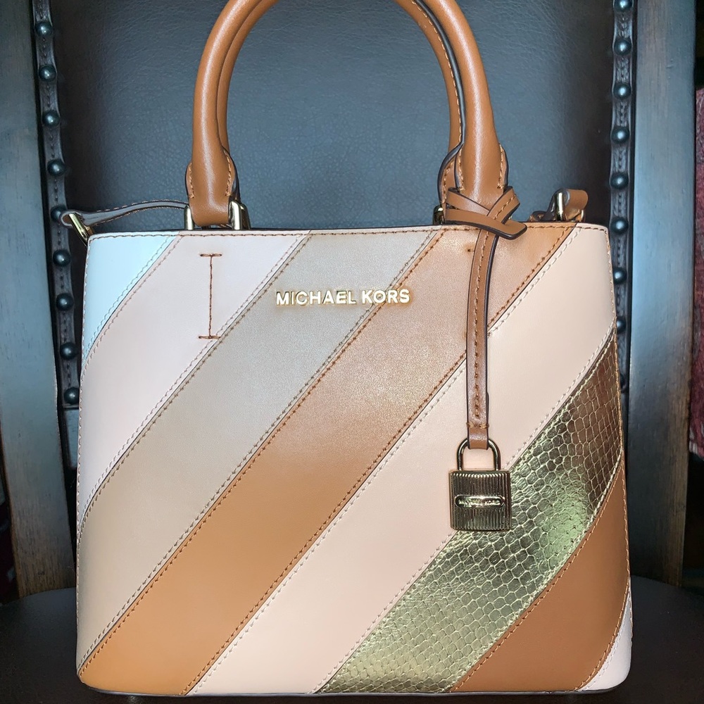 MICHAL KORS HAND BAG